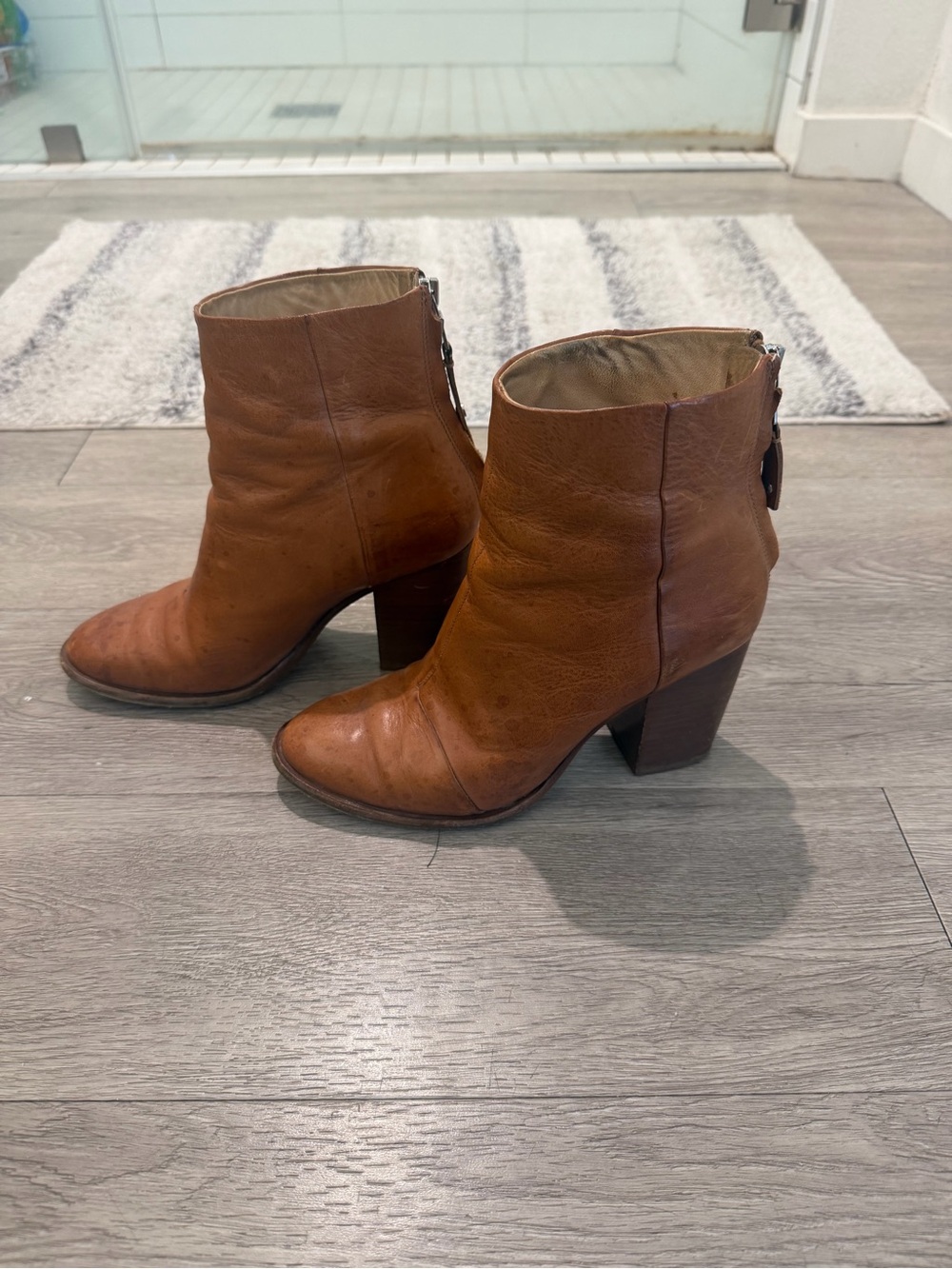 Rag & Bone Camel Leather Ankle Booties with Stacked Heel 38.5